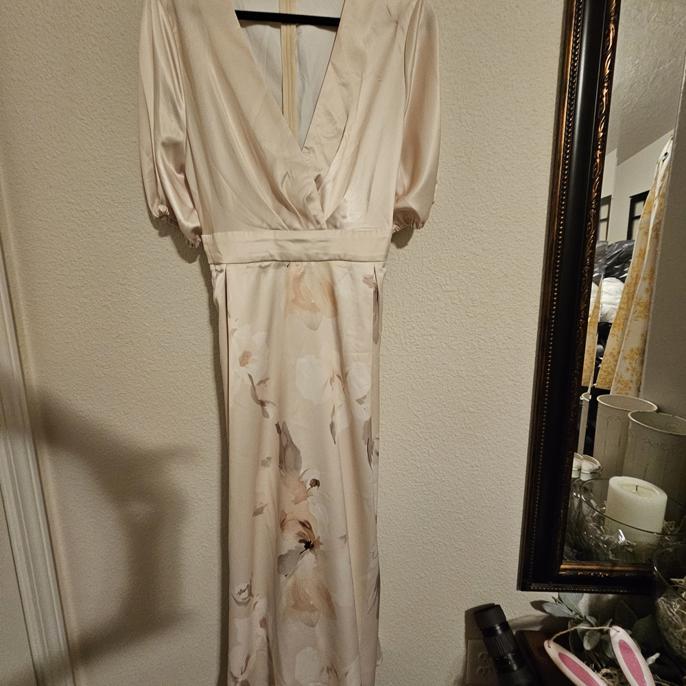 Chic Cream Floral Long Sleeve Dress